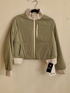 Lululemon NWT Short Insulated Bomber Jacket